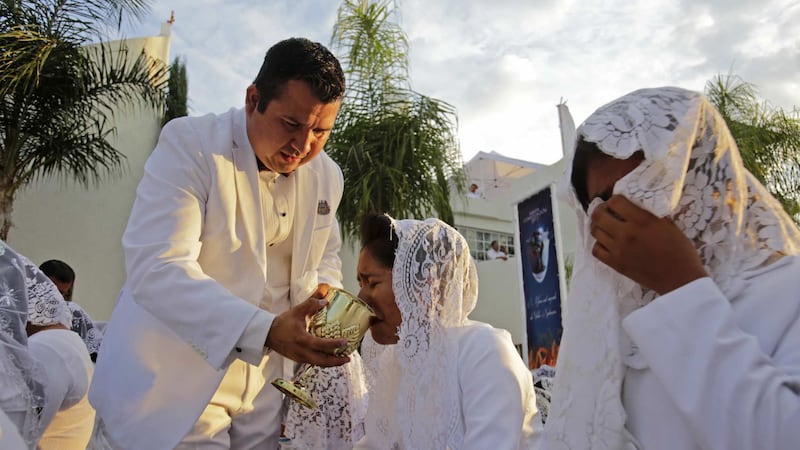 Víctimas acusan que FGR dio “carpetazo” a investigación contra la iglesia de la Luz del Mundo