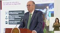 México prohíbe 35 plaguicidas altamente peligrosos para proteger la salud y el medio ambiente