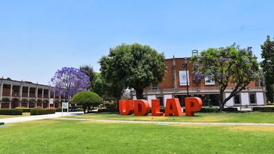 El acceso al campus al momento se encuentra restringido para personal ajeno a la institución