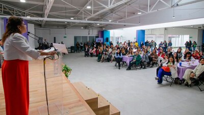 Señaló que esta medida pretende reducir barreras para las mujeres en el ámbito empresarial