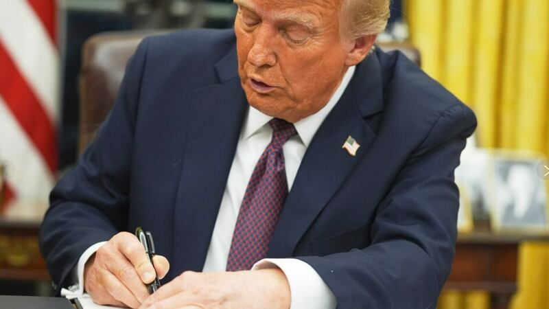 Juez suspende orden sobre ciudadanía por nacimiento propuesta por Trump