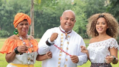 El secretario de Gobierno fue criticado por promocionar su imagen en espectaculares