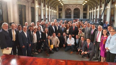 La reunión se dio como reposición a la realizada en abril, en la que AMLO no estuvo presente porque se contagió de COVID