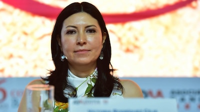 La gobernadora de Banxico Victoria Rodríguez Ceja habló sobre la volatilidad del peso