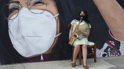 La saxofonista, María Elena Ríos, dijo que levanta la voz para que ninguna mujer sea agredida