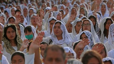 Miles fervientes de la Iglesia de la Luz del Mundo asistieron a la "Santa Cena" en Guadalajara, Jalisco