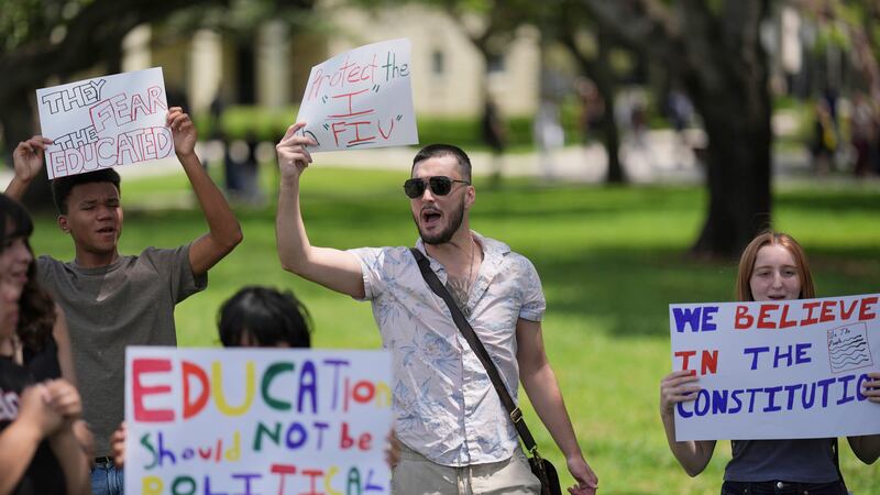 EU ordena detener entrevistas para obtener visas  de estudiante