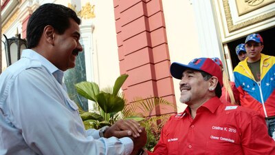 Nicolás Maduro y Diego Armando Maradona se reunieron en 2014 para hablar sobre la izquierda y el futbol