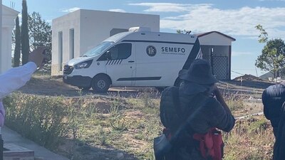 Mario Escobar, padre de la joven, indicó que las autoridades salieron alrededor de las 6:00 de la mañana
