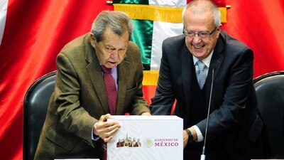 El secretario de Hacienda entregó a la Cámara de Diputados los planes financieros para el próximo año