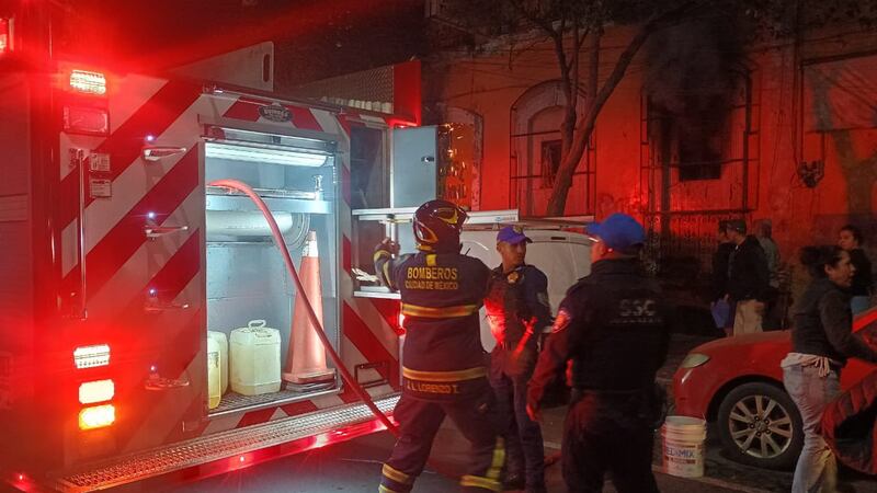 CDMX: Incendio en Hotel Parral deja a 4 fallecidos, entre ellos 2 menores