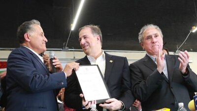 El líder de la CNOP entregó una carta de apoyo a José Antonio Meade