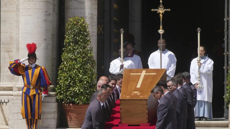 Funeral del Papa: Miles de fieles de todo el mundo le dan el último adiós a Francisco