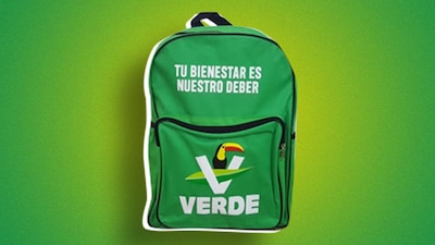 El partido celebró ocho contratos para fabricar diversos productos, como mochilas