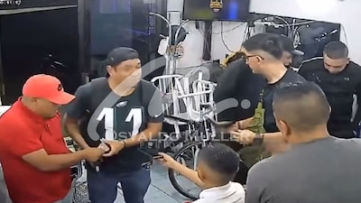 Los encargados del lugar y los clientes dieron sus pertenencias