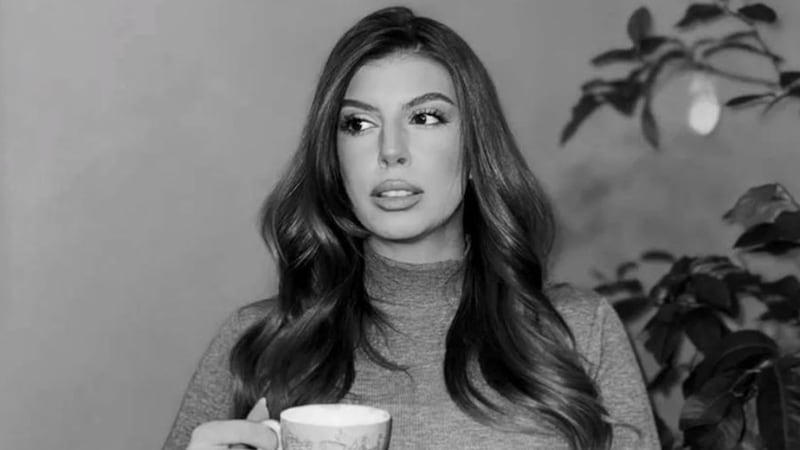 Muere influencer de belleza 2 días después de su boda