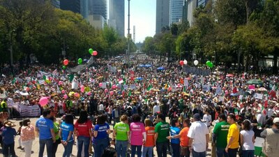 Las marchas que salieron de distintos puntos de la Ciudad de México se unieron en el Ángel de la Independencia