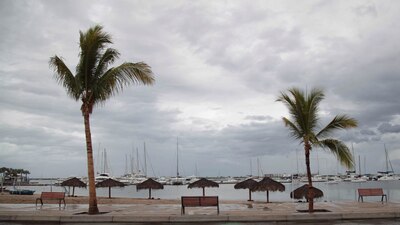Sus bandas nubosas generan también rachas de viento fuertes a muy fuertes con oleaje de 2 a 4 metros de altura