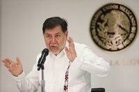 Diputado del PAN le mienta la madre a Fernández Noroña; él le contesta