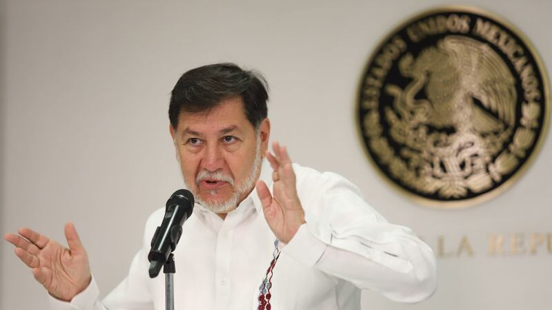 Diputado del PAN le mienta la madre a Fernández Noroña; él le contesta