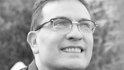 En sus trazos, el monero también lanzó críticas contra integrantes del actual gobierno, pese a su afinidad