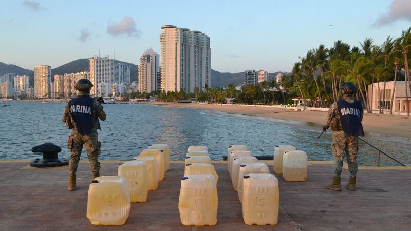 Interpol emite ficha roja para localizar a Fernando Farías, contralmirante implicado en red de huachicol