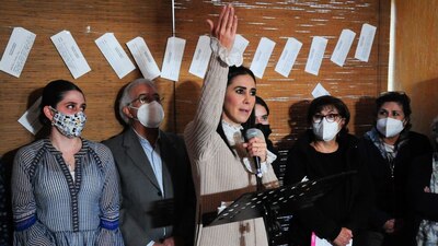 La hija de Rosario Robles dio conferencia de prensa para anunciar las marchas