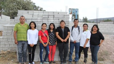Maestros y alumnos del Telebachillerato Comunitario La Monja