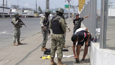Como una orden a los militares, se les instruyó “neutralizar” a carteles de Colombia y México