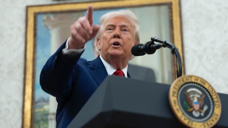 Kristi Noem, secretaria de Seguridad de EU, afirma que migrante amenazó a Trump en una carta