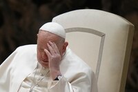Papa Francisco tuvo una crisis respiratoria; Vaticano asegura que su estado de salud es crítico