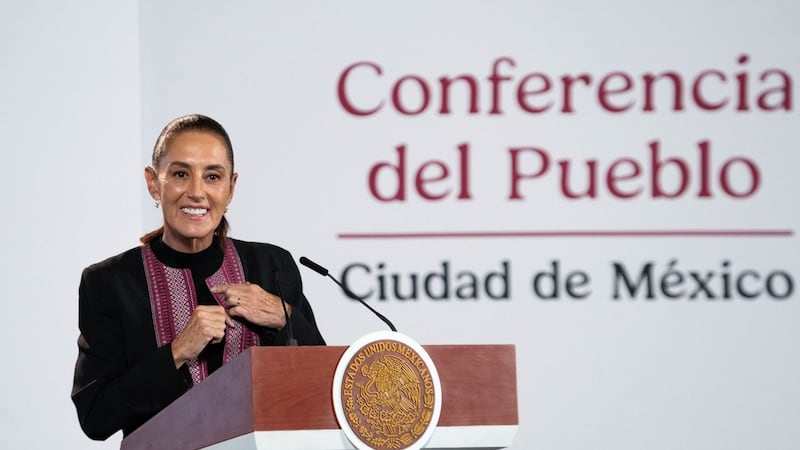 “Yo no uso prendas de grandes firmas”: Sheinbaum revela que recicla su ropa para darle un nuevo uso