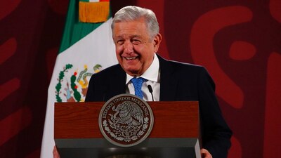 Minimizó el supuesto hackeo que sufrió la Sedena, pues señaló que todo se informa