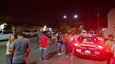 Las personas fueron sacadas de su lugar de trabajo