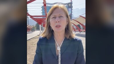 La exfuncionaria también denunció violencia política