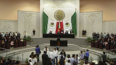 Los 50 legisladores de la 64° legislatura del congreso veracruzano rindieron protesta este sábado.