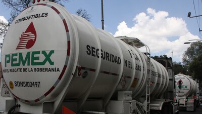 Pemex está rumbo a una renovación, según su director, Octavio Oropeza