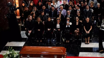 Decenas de fans, amigos y familiares se despidieron de la actriz