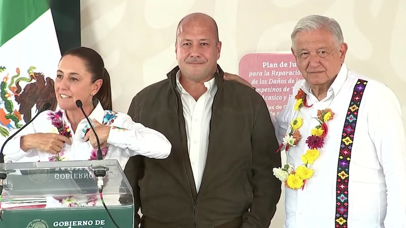AMLO y Sheinbaum 'rescatan' a Enrique Alfaro de cascada de abucheos en Jalisco