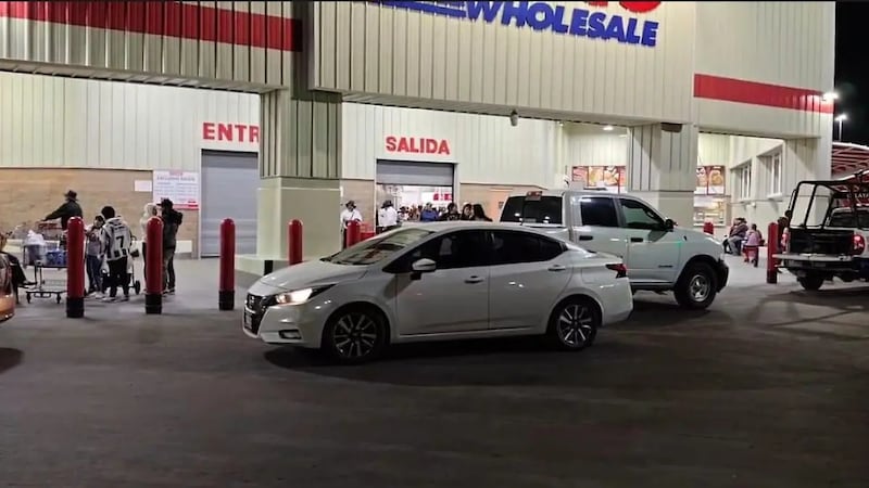 Sujetos armados roban en una tienda Costco en Celaya, Guanajuato