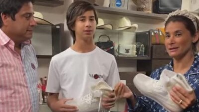 El candidato fue criticado por portar estos tenis el día de su registro