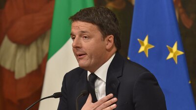 El primer ministro italiano renunció a su cargo este domingo.