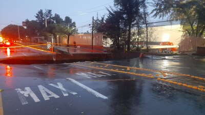 Se calcula que el gran socavón mide unos 10 metros de diámetro y afecta a pobladores de 3 municipios