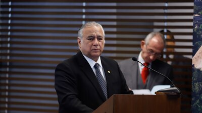 El titular de Turismo movió de fecha, otra vez, el Tianguis Turístico