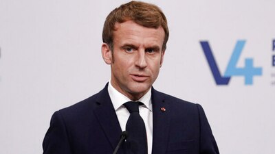 El presidente francés visitó un mercado al noroeste de París