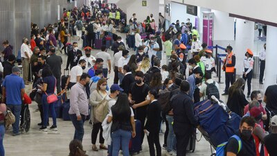 Una primer medida de ordenamiento fue no mostrar en las pantallas los horarios de vuelos fuera de tiempo