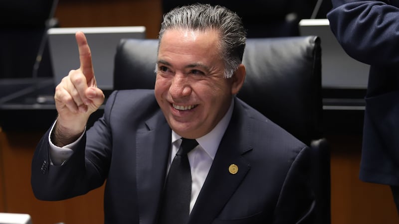 Enrique Inzunza no acudirá a la sesión en el Senado para evitar un “espectáculo indigno”