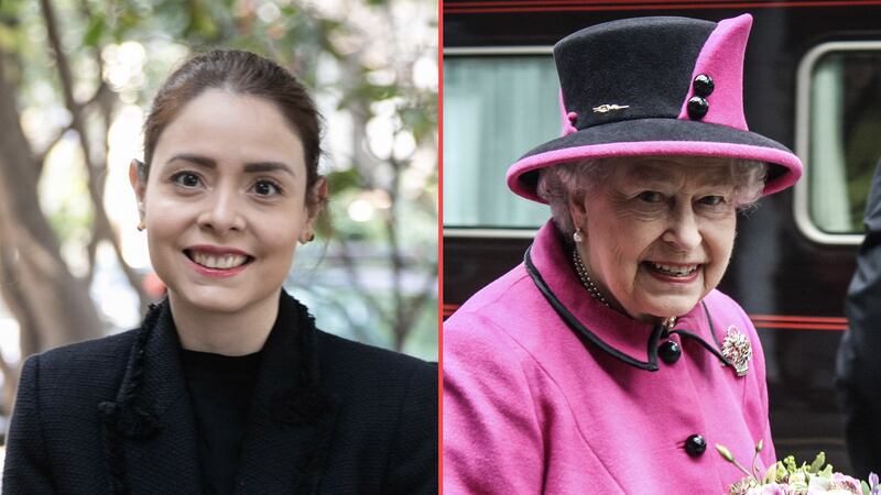 ¿La reina Isabel II era admiradora de Maryfer Centeno? La grafóloga aclara la polémica