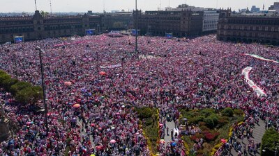 La segunda marcha fue convocada por la oposición que expresó su rechazo al 'Plan B' electoral