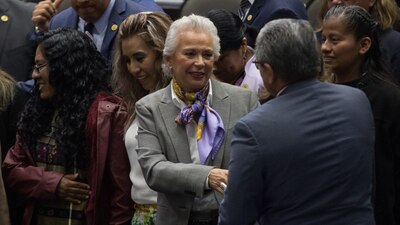 Sánchez Cordero dejó la Segob para reincorporarse al Senado